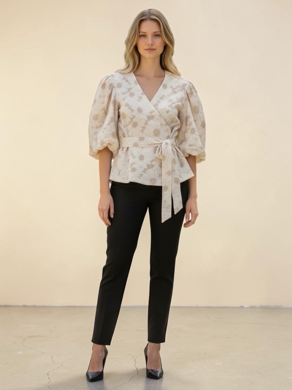 Elie Tahari NWT Sky White / Beige Combo wrap top lined SZXL